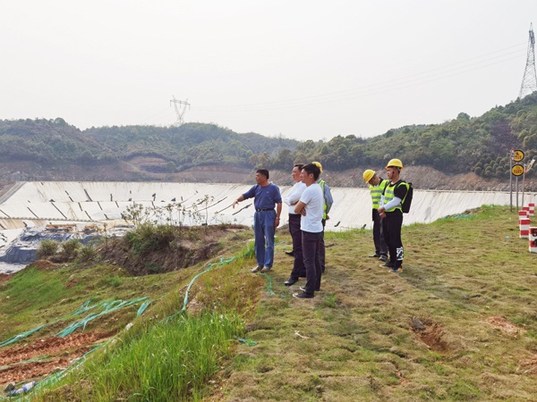 南昌市政建设集团党委书记董事长徐旭麦园垃圾填埋场终期封场工程检查6003.jpg