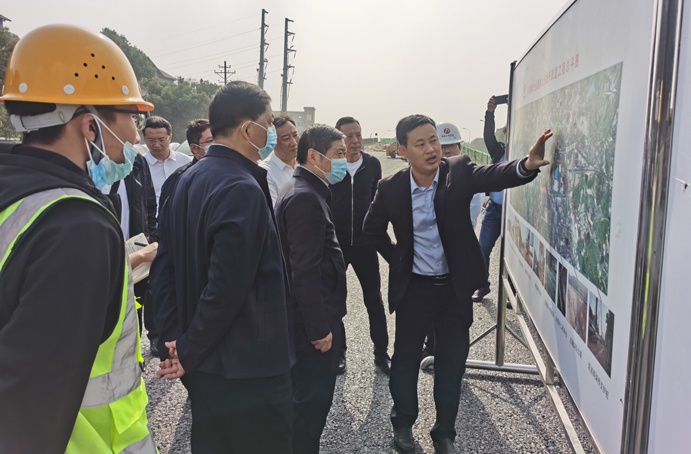 市住建局局长李勇调研S49枫生快速路北段提升改造工程