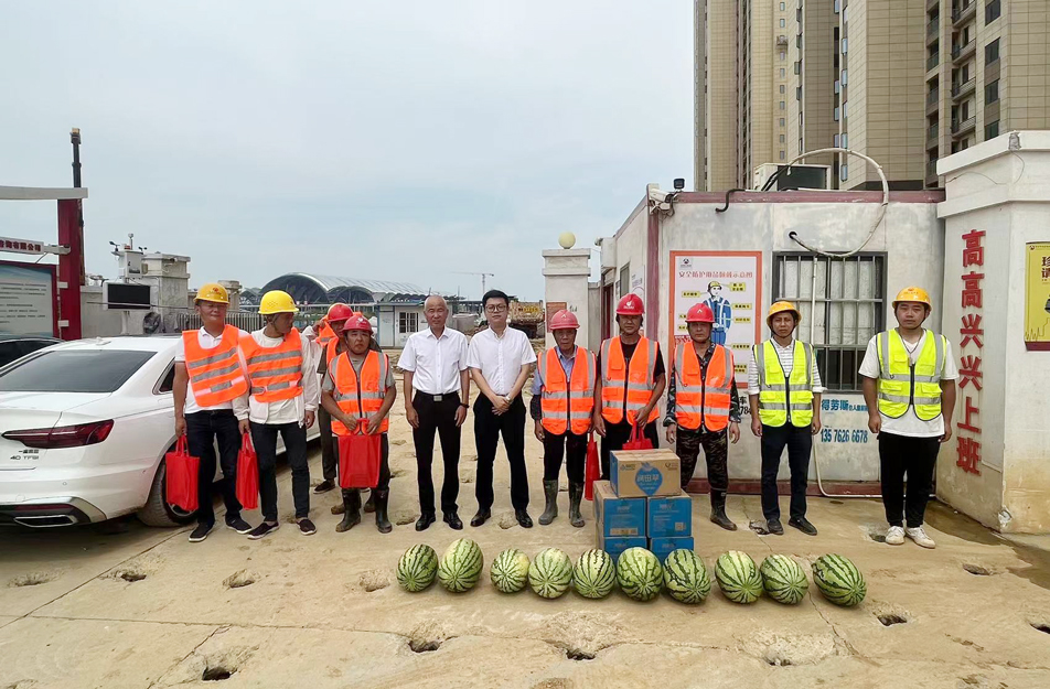 南昌市政建设集团开展夏日送清凉慰问活动