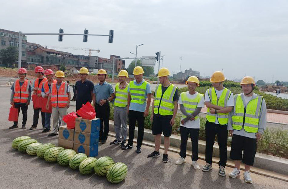 南昌市政建设集团开展夏日送清凉慰问活动