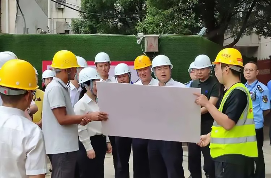 南昌市东湖区区委书记高辉红到江西油脂化工厂棚改项目调研