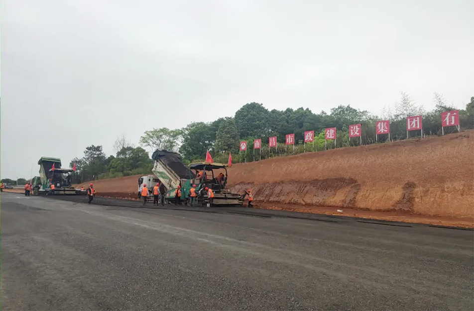 南昌云翔大道级配碎石施工启动 | 安全质量双控推进路面结构新阶段